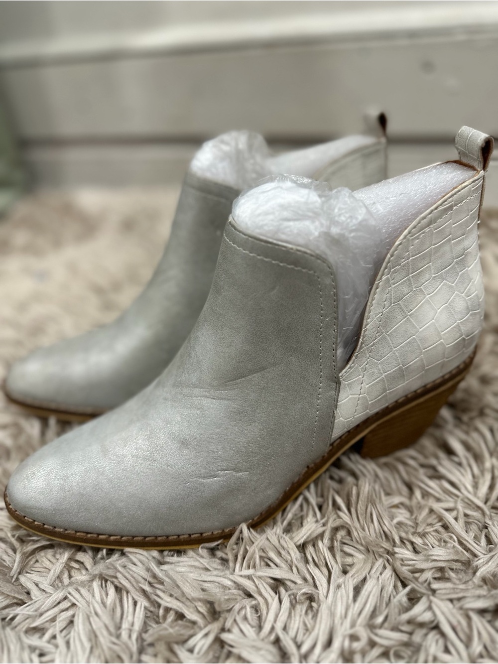 Metallic Silver & White Croc-Panel Ankle Booties - Sleek Western-Inspired Style